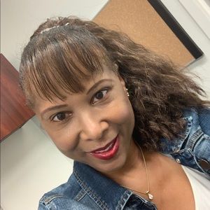 Meet your Posher, Carolyn